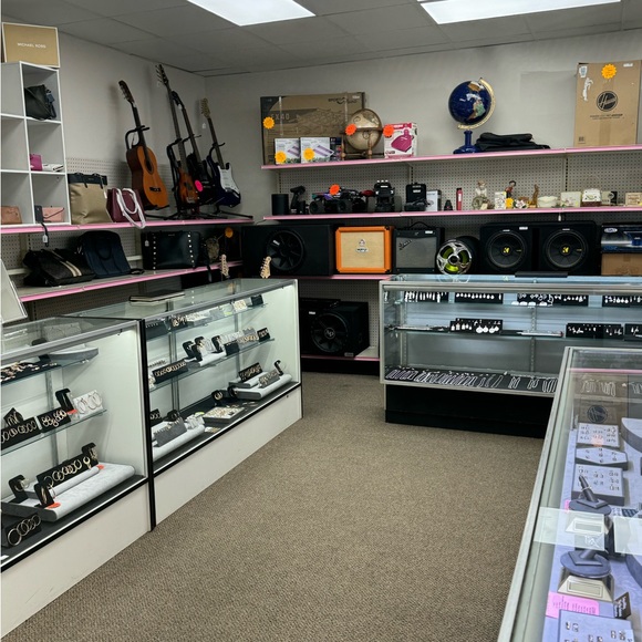 Meet your Posher, Glendale Pawn & Jewlery - Picture 8 of 13